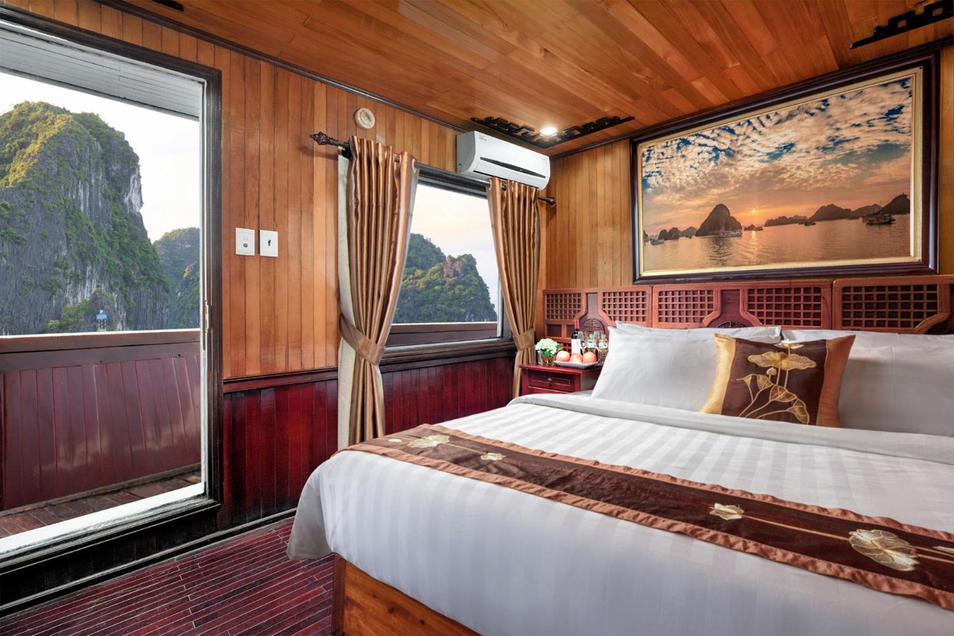 Cozy Bay Classic Cruise Ha Long Exterior photo