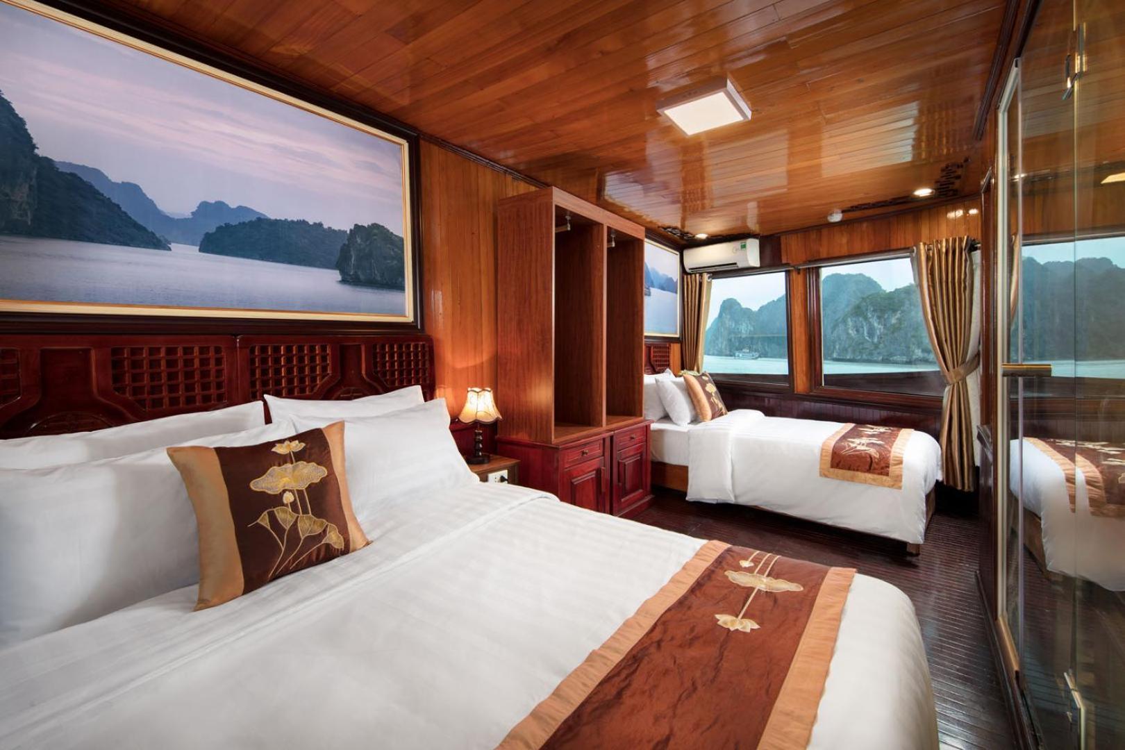 Cozy Bay Classic Cruise Ha Long Exterior photo